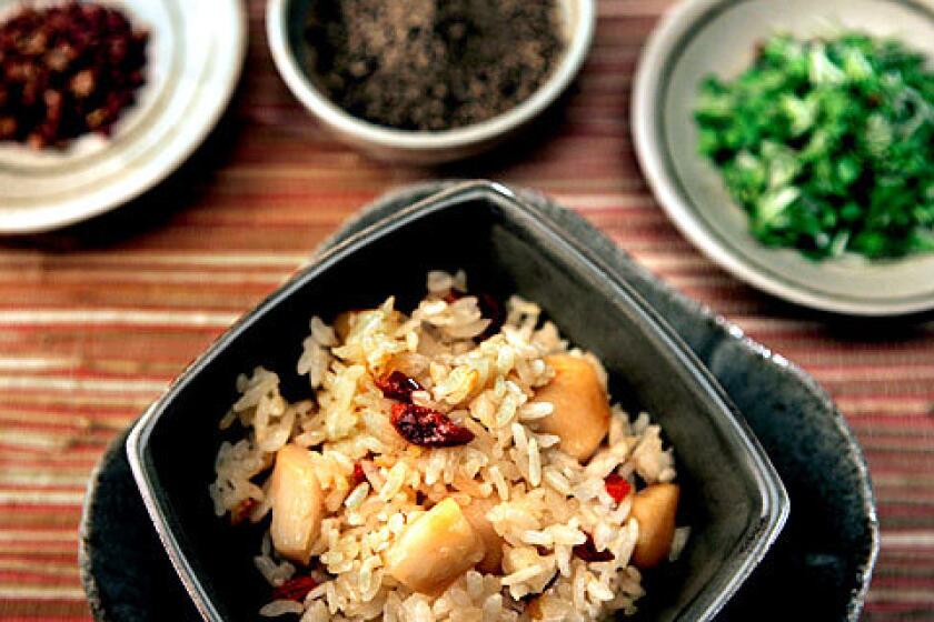 ONE POT: Spicy rice with scallops.