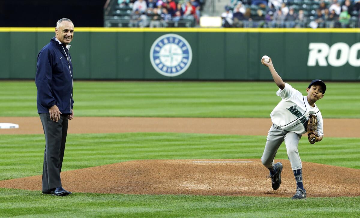 Rob Manfred, comisionado de Grandes Ligas, en un evento en Seattle.