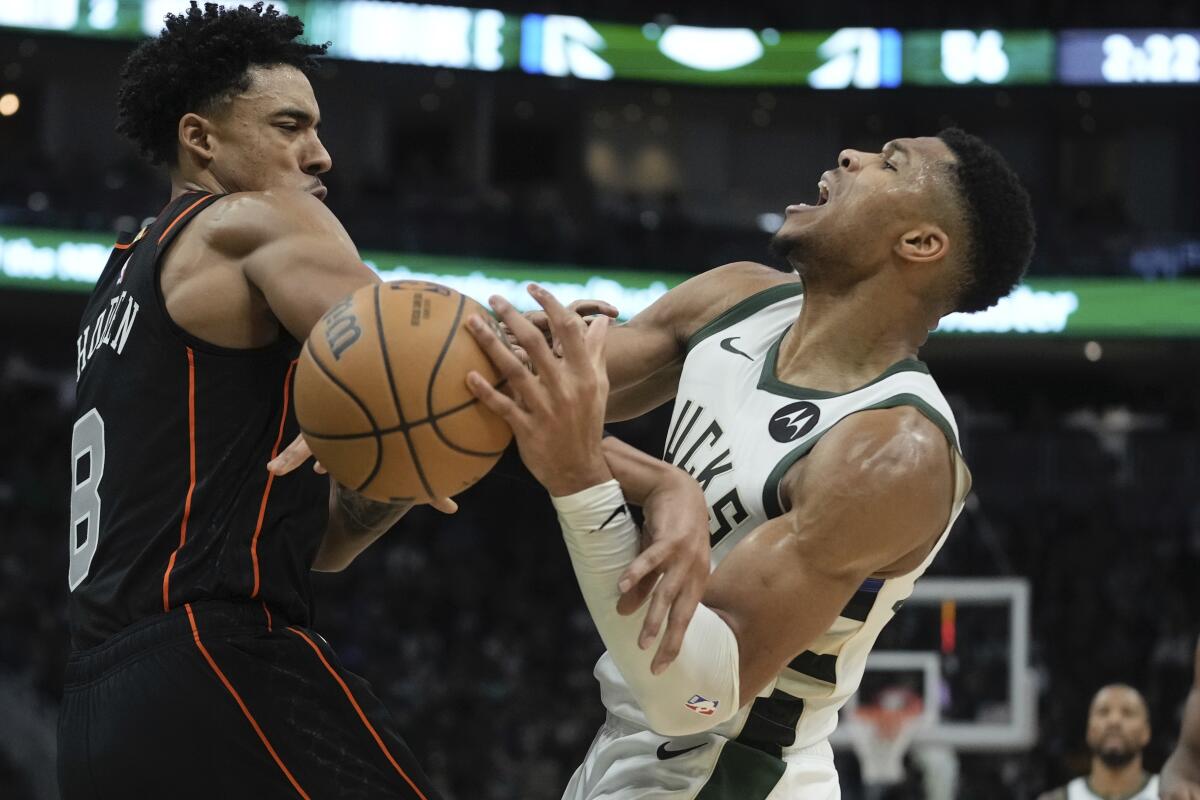 Bucks star Giannis Antetokounmpo ejected for 2nd technical foul against  Pistons - The San Diego Union-Tribune