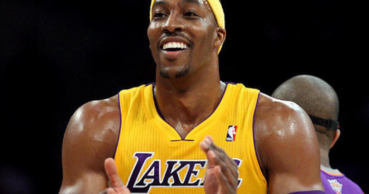 Lakers' Dwight Howard working on outside shot - Los Angeles Times