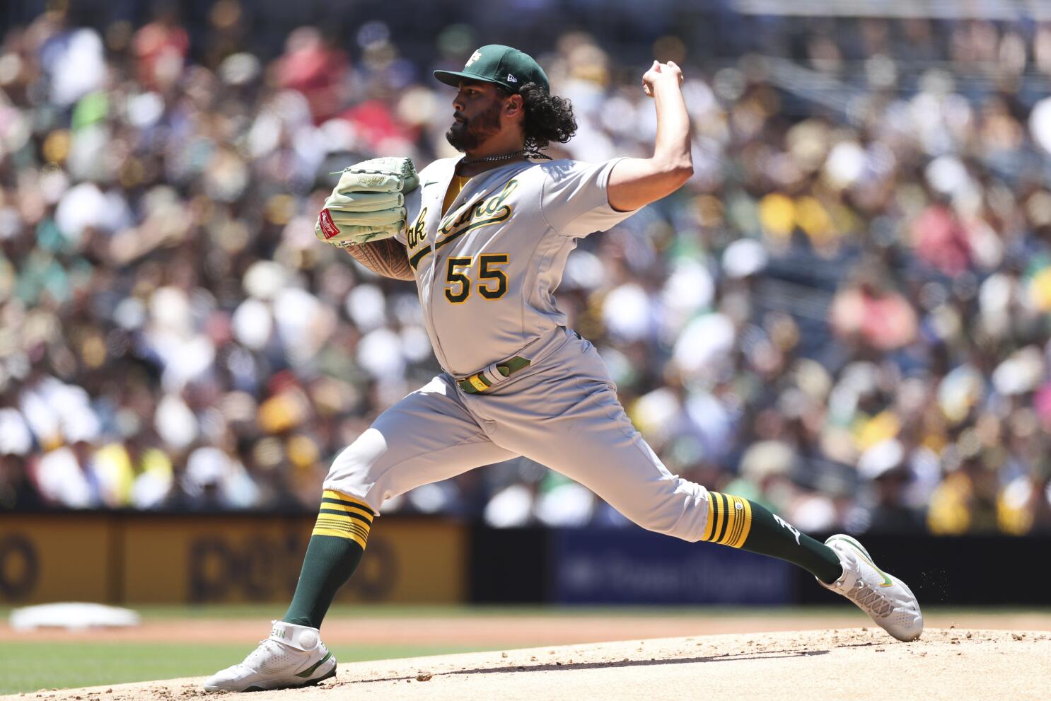 Padres acquire LHP Sean Manaea in trade with Athletics