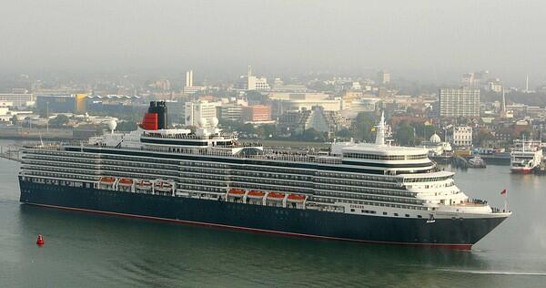 The 16-deck, 2,068-passenger Queen Elizabeth ocean liner is a sister ship to Cunard's Queen Victoria, with a few differences.