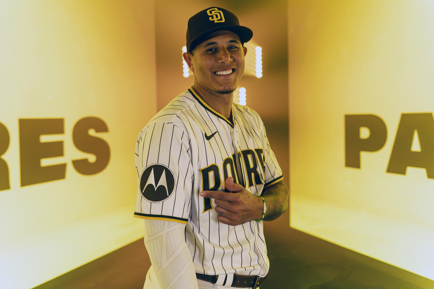 Padres 1st MLB team to reach uniform ad deal, with Motorola - The San Diego  Union-Tribune