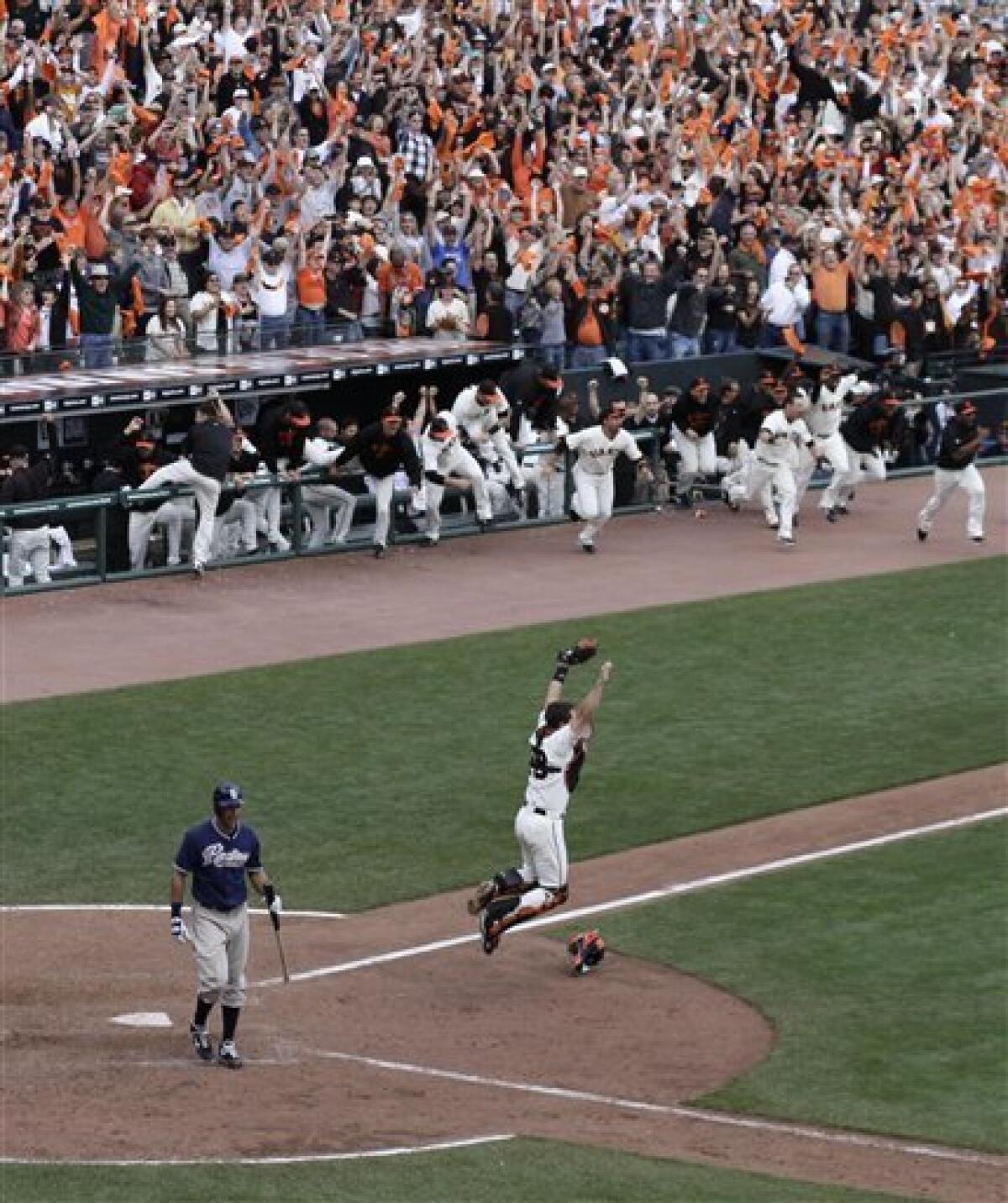 Giants clinch NL West crown by beating Padres – Times Herald Online