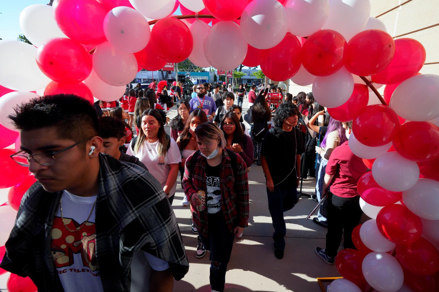 San Diego principal connects with troubled kids because he was one - The  San Diego Union-Tribune