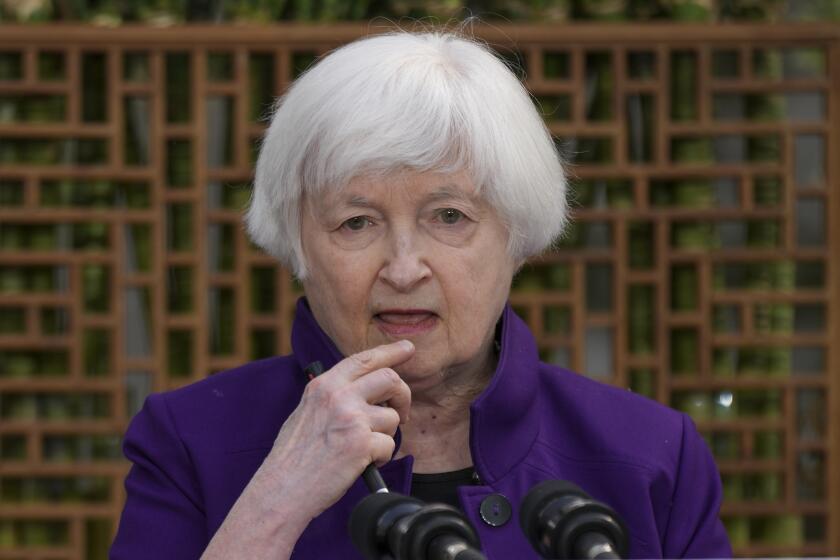 La secretaria del Tesoro de Estados Unidos, Janet Yellen, en Beijing, China, el 8 de abril de 2024. (Foto AP/Tatan Syuflana)