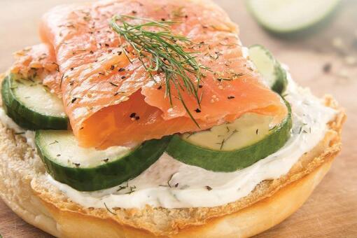 Fresh & Easy is rolling out a line of grab-and-go breakfast items such as a smoked-salmon bagel sandwich that it says are a healthy alternative to drive-thru breakfast foods.