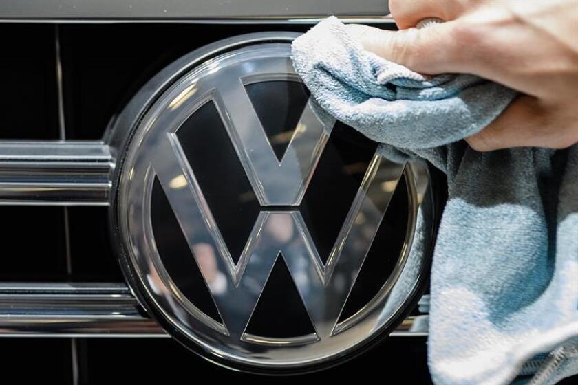 Un tribunal de apelaciones de San Francisco aprobó hoy el acuerdo de compensación alcanzado entre el grupo Volkswagen (VW) y los propietarios de vehículos de la compañía con motores diésel trucados para ocultar sus emisiones reales. EFE/ARCHIVO