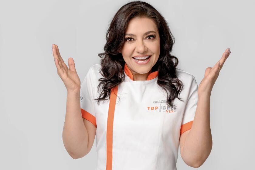 Graciela Beltrán cambiará los micrófonos por los cucharones y las ollas en la competencia Top Chef VIP.