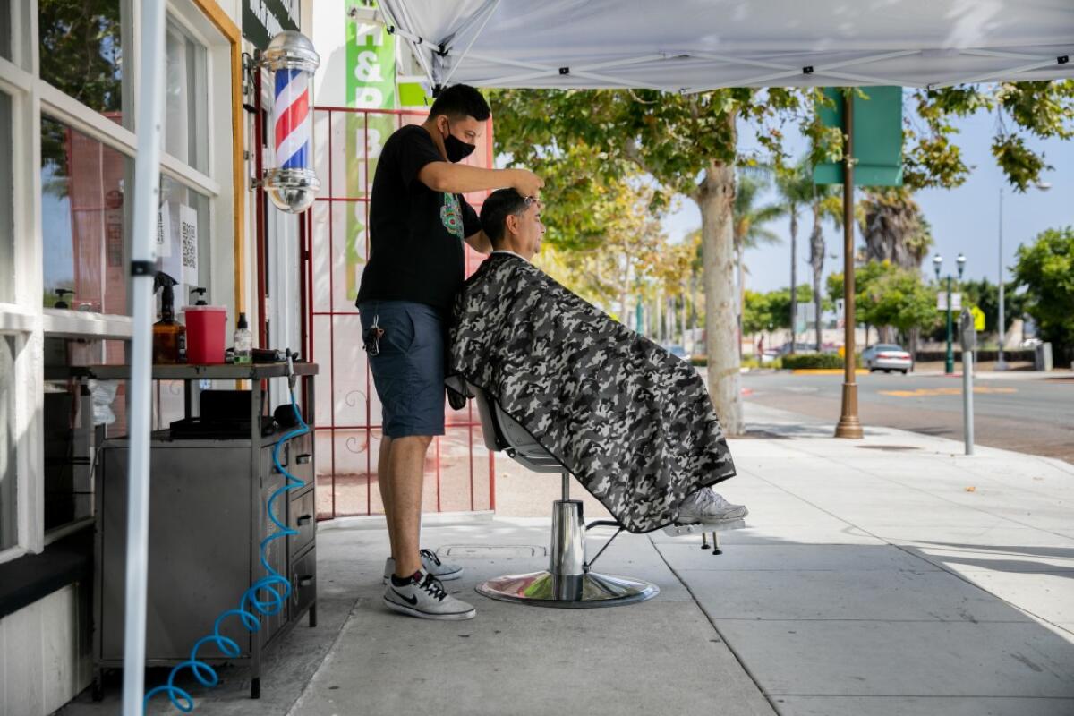 Barber Ivan Plascencia