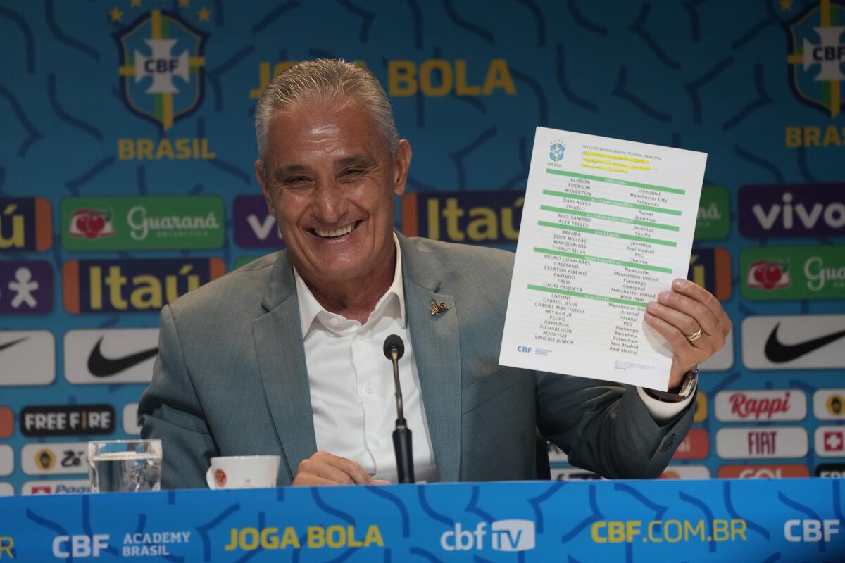 El técnico de Brasil Tite anuncia la convocatoria de la selección nacional para el Mundial de Qatar 