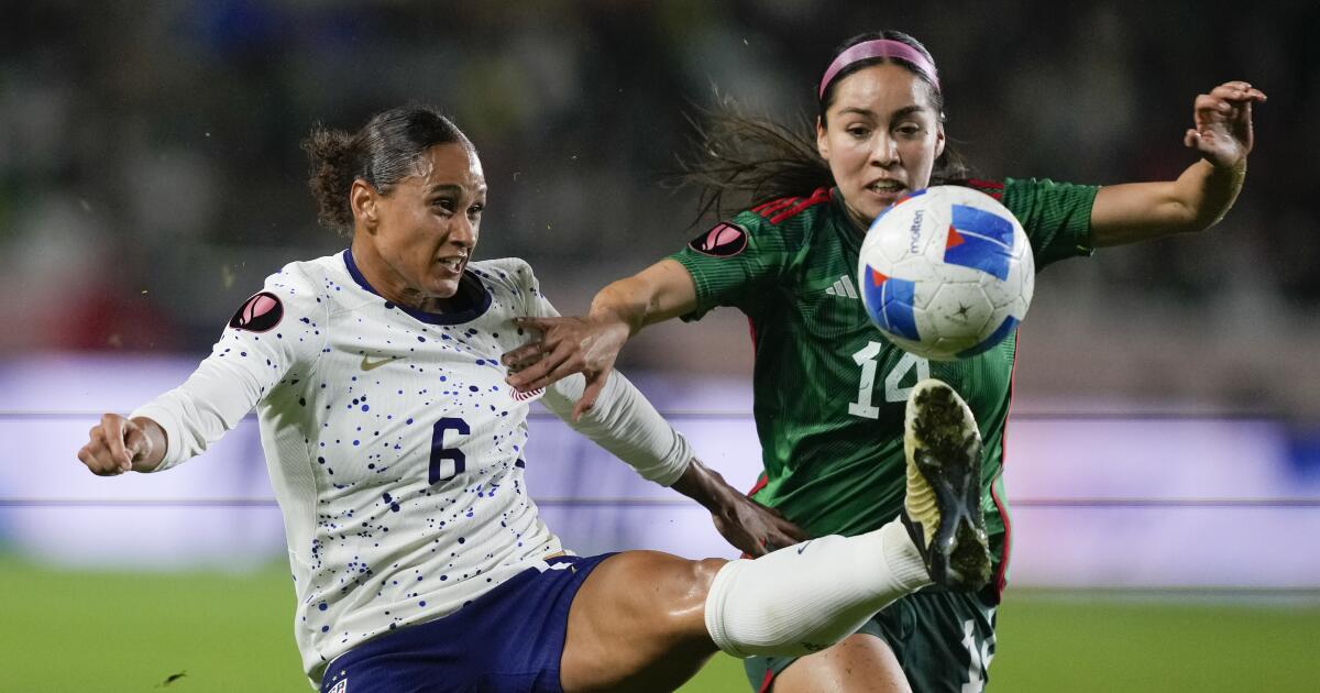 ABD kadın futbolu Altın Kupa şokunda Meksika'ya 2-0 yenildi