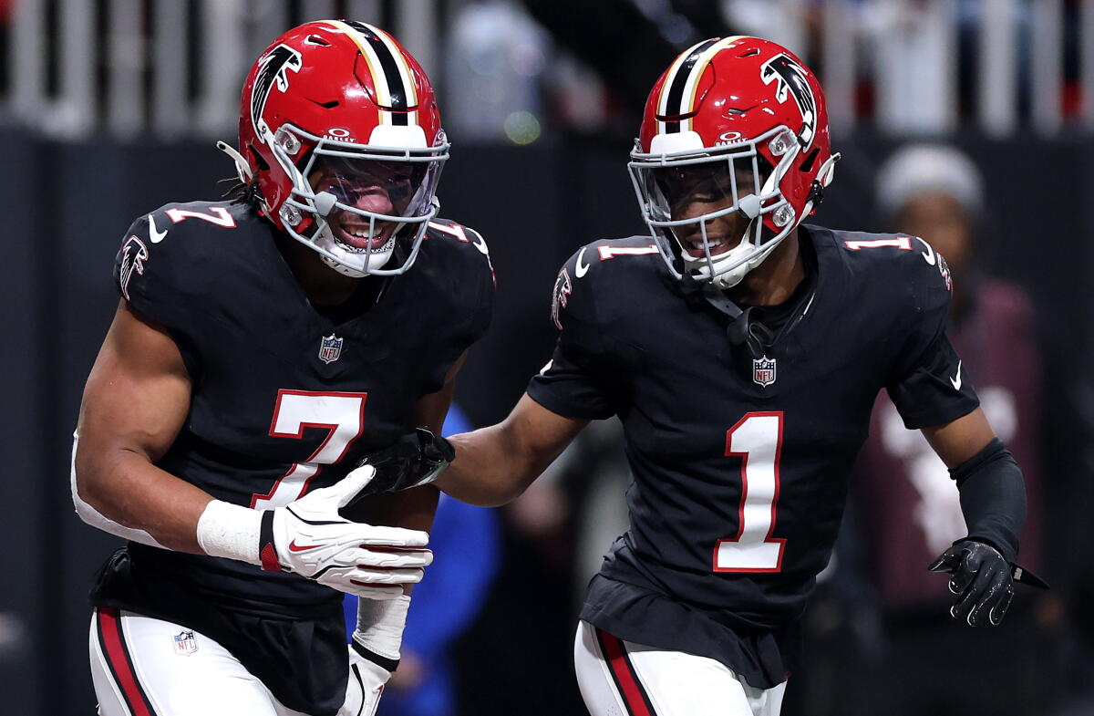 Ws Pfp Reactions to Falcons' throwback logo PFP likely not what they expected ...