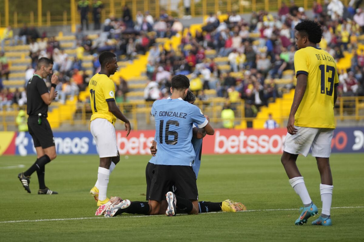 Facundo González, de la selección sub20 de Uruguay, festeja el triunfo sobre Ecuador, el viernes 3 de febrero, en el Sudamericano, en Bogotá (AP Foto/Fernando Vergara)