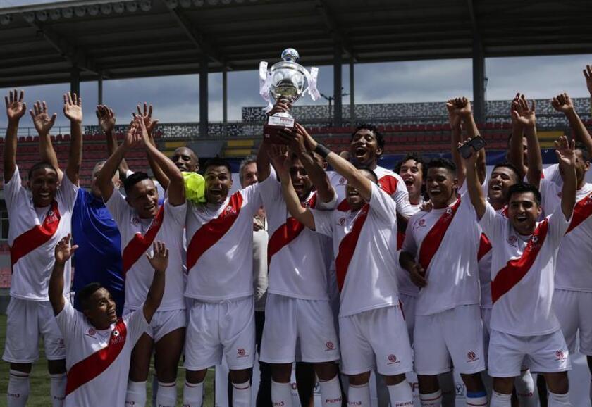 El equipo de Perú derrotó hoy, viernes 11 de enero de 2019, 5-4 en la tanda de penales a la delegación de Costa Rica y se coronó campeón del torneo FIFPro América 2019 realizado en el estadio Maracaná, en la capital de Panamá. EFE