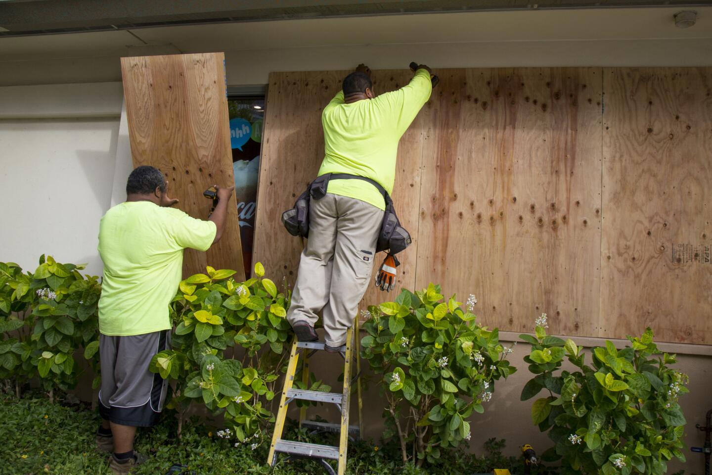 Hawaii prepares for Hurricane Lane