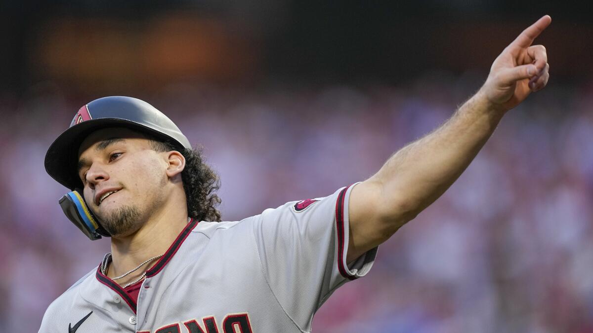 Don't balk, RUN! D-backs beat L.A. for fifth straight win