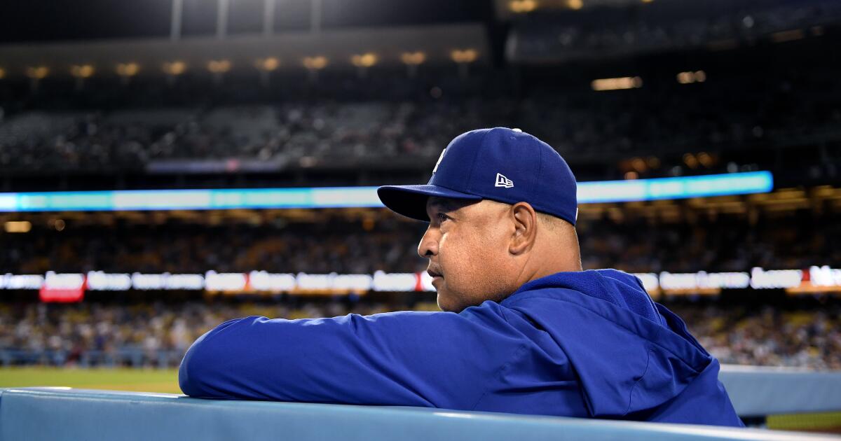 Dodgers might make some changes, but Dave Roberts is staying