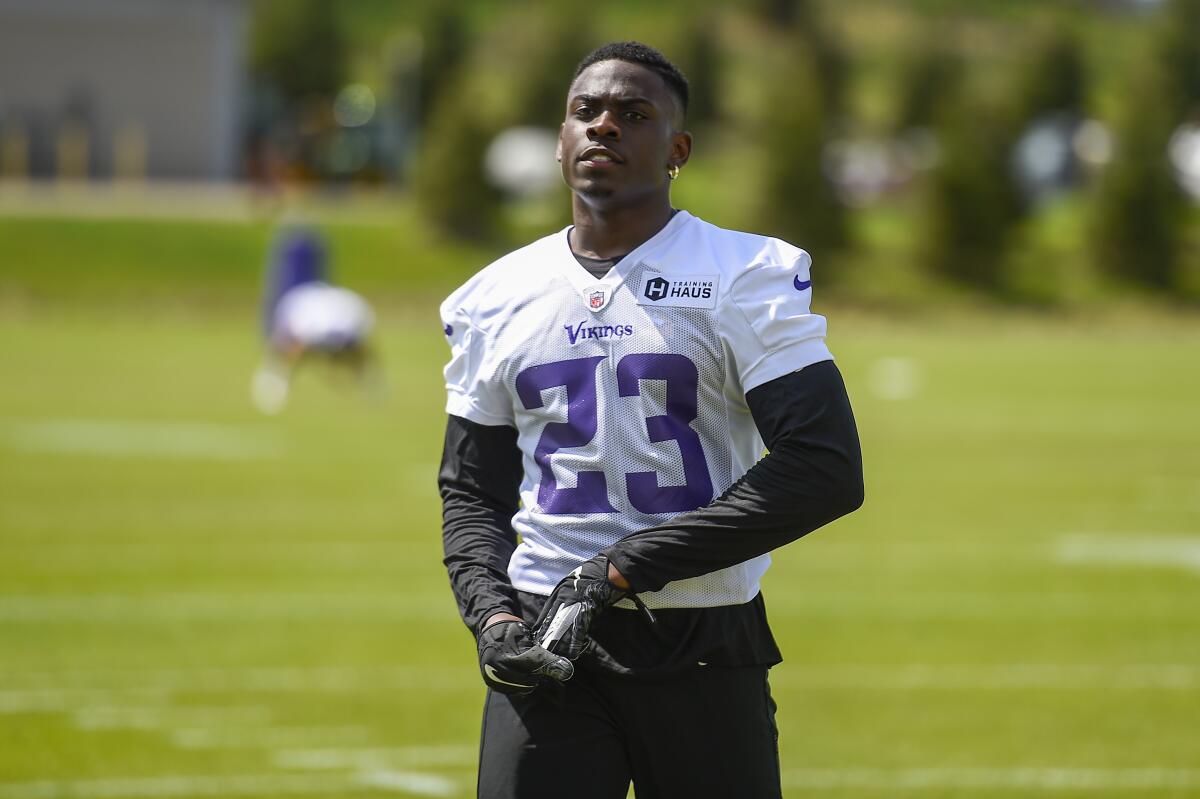 Vikings sign Booth, Ingram, finish rookie deals before camp - The