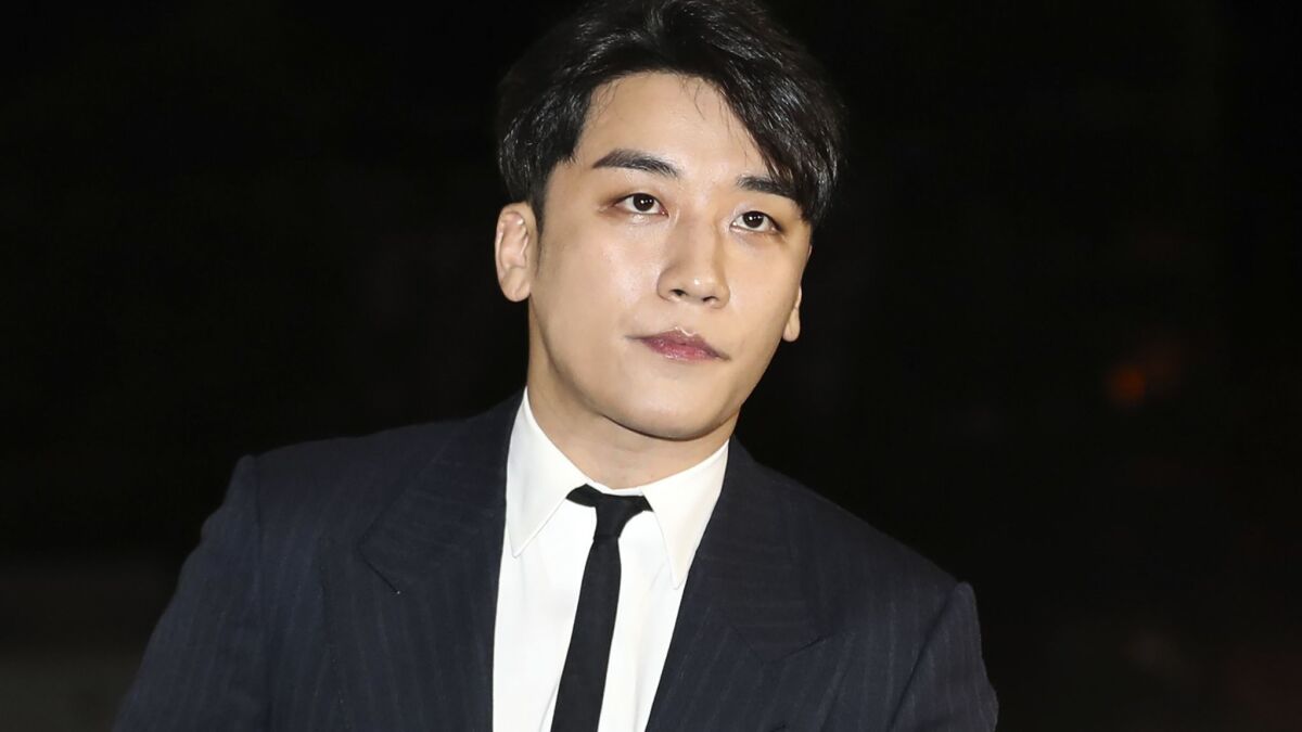 South Korean pop star Seungri, under investigation as part of a probe into prostitution at Seoul nightclubs, is set to begin mandatory military service.