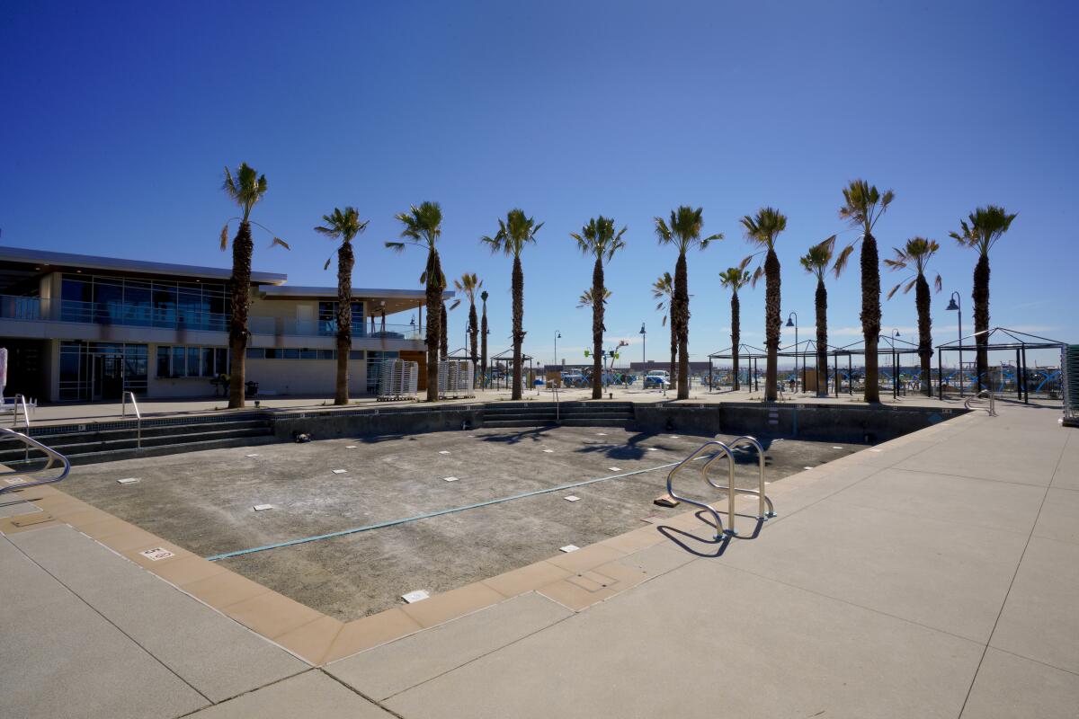 Costa Vista pool deck