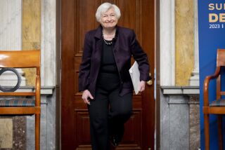 La secretaria del Tesoro de EEUU Janet Yellen llega un evento en la Cumbre por la Democracia, en el Departamento del Tesoro, el 28 de marzo de 2023, en Washington. (Foto AP /Andrew Harnik)