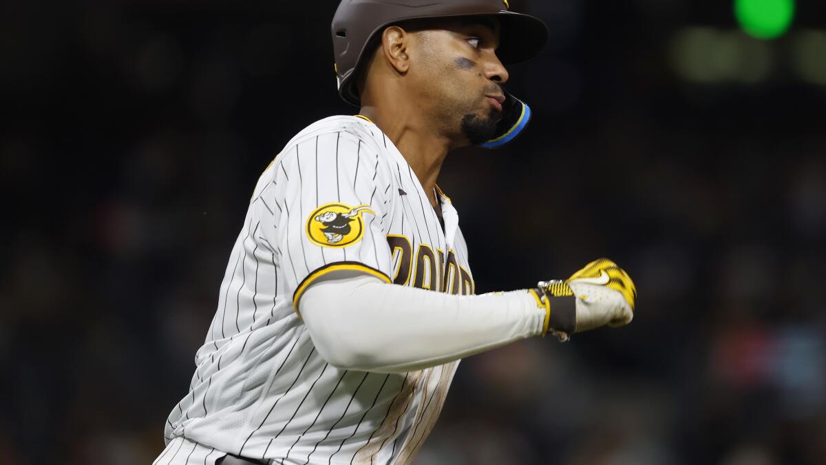 Column: World Series champ Xander Bogaerts looks the part in first Padres  series - The San Diego Union-Tribune