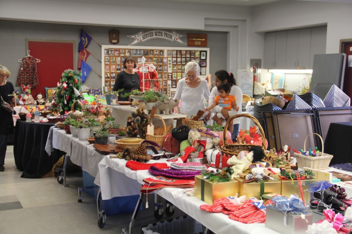 Attendees enjoying the 2018 Solana Beach Civic and Historical Society Holiday Boutique.
