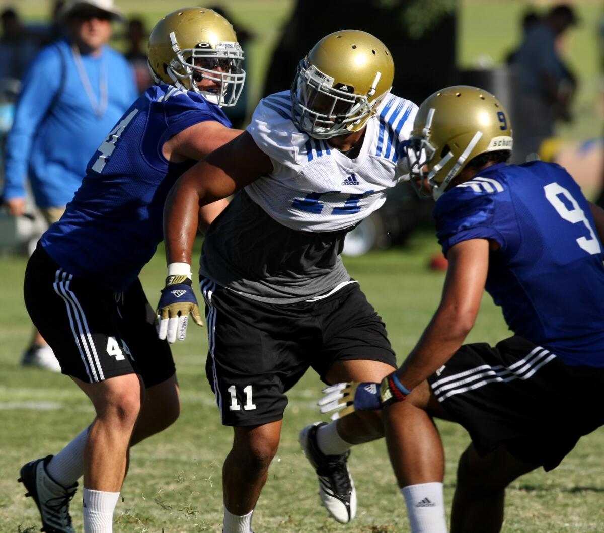 UCLA's Anthony Barr will play in the Bruins' season opener against Nevada on Saturday despite leaving practice last week with an undetermined injury.