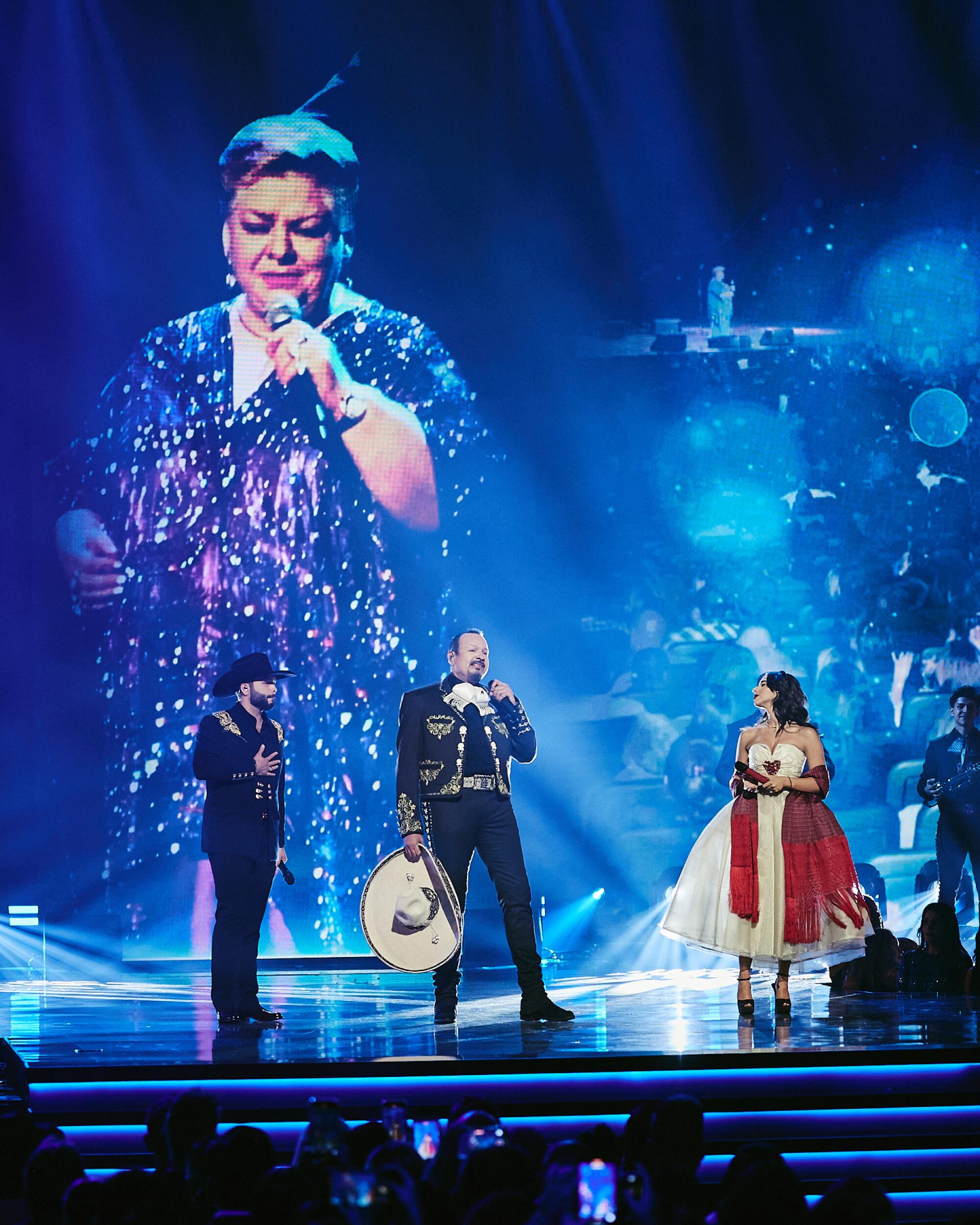 Premio Lo Nuestro 2025: toda la lista de ganaores y lo mejor de la noche - Los Angeles Times