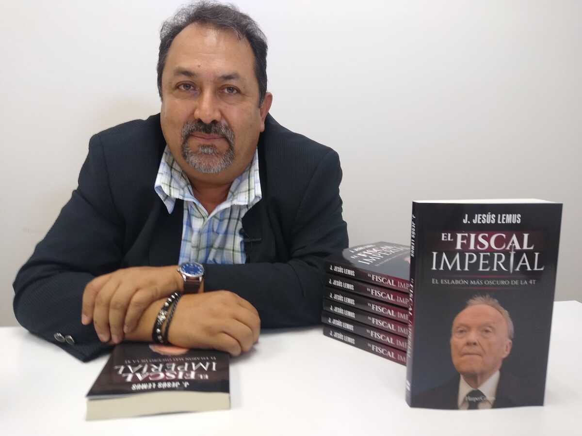 El Fiscal Imperial, del sello editorial HarpersCollins México es el libro más reciente de J. Jesús Lemus.