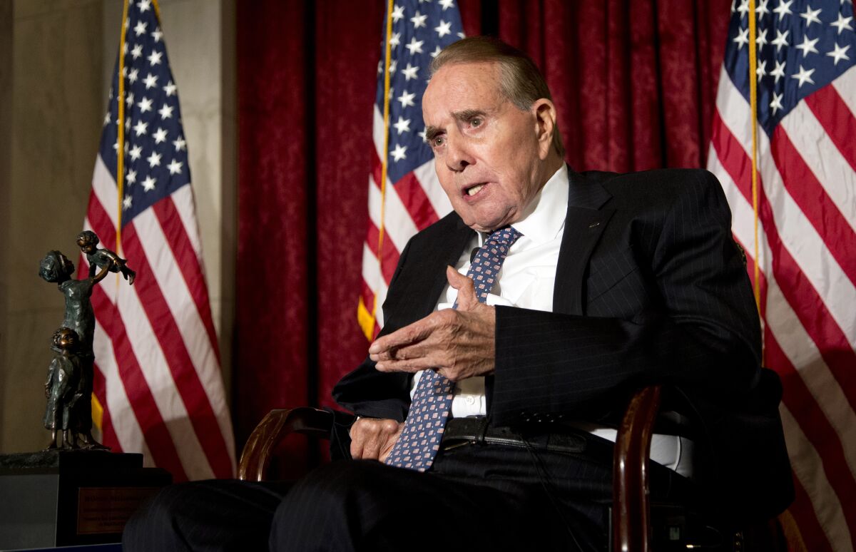 Bob Dole, ex candidato a la presidencia por el Partido Republicano