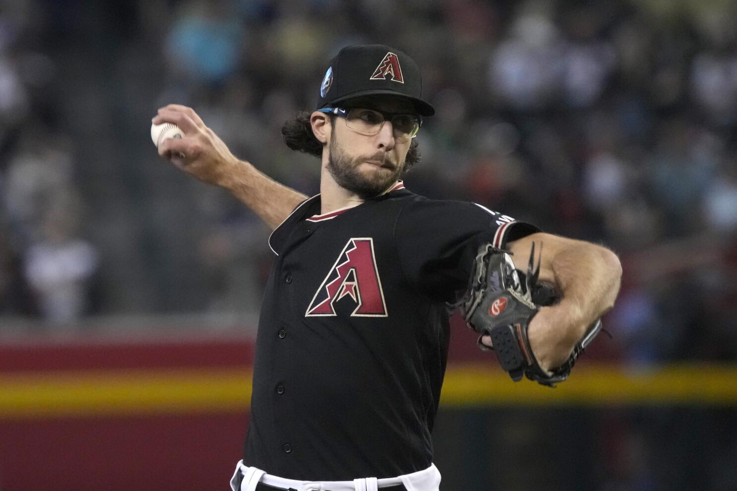 Diamondbacks pitcher accidentally kills bird with pregame throw