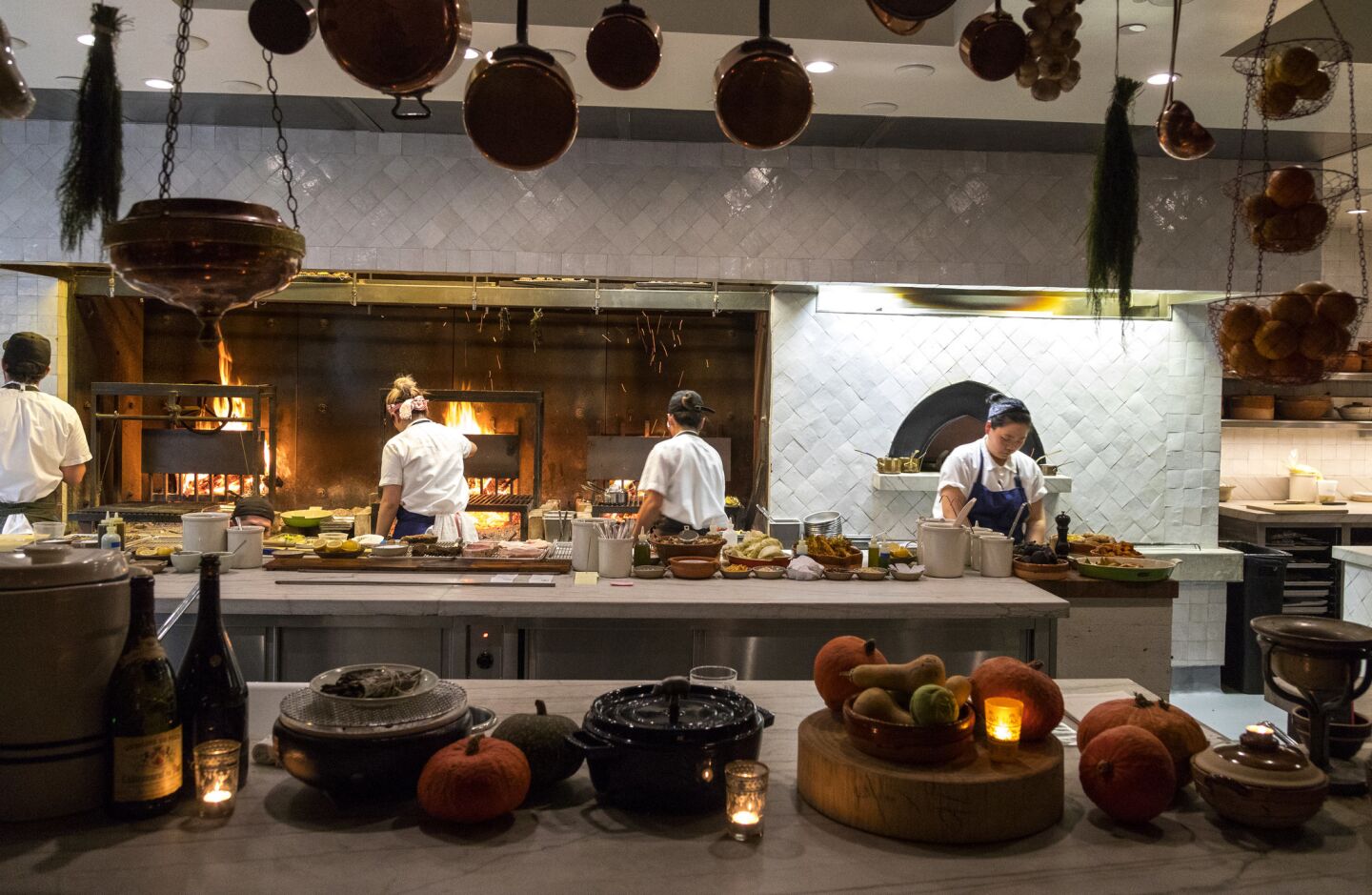 Jonathan Gold reviews the Hearth & Hound