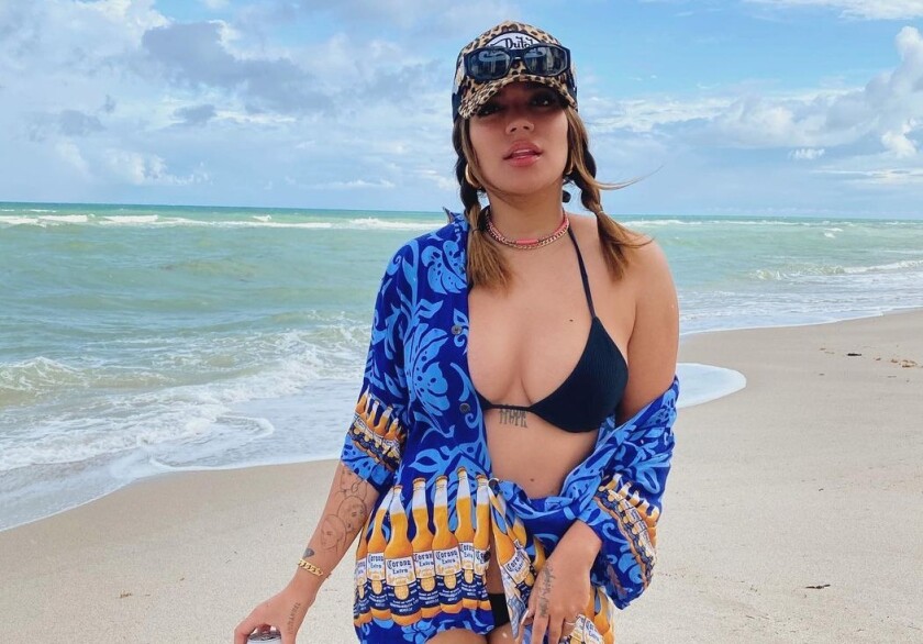 Videos Karol G Romeo Santos Y Mas Lanzamientos Musicales De La Semana Los Angeles Times