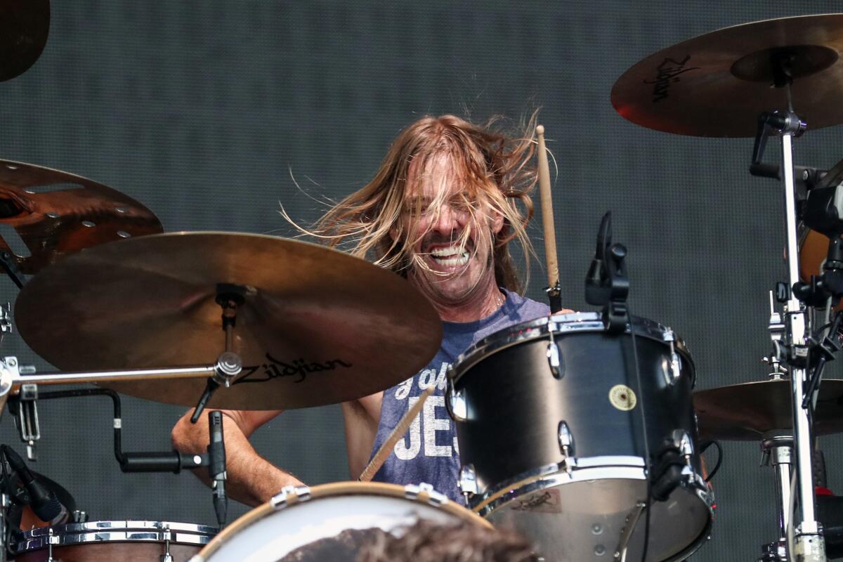 En esta imagen de archivo, Taylor Hawkins, baterista de Foo Fighters