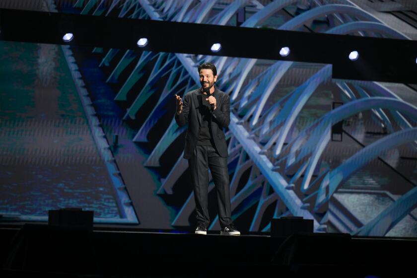 Diego Luna en el escenario del Honda Center durante el Disney Entertaiment Showcase del D23: The Ultimate Disney Fan Event la noche del viernes 9 de agosto 2024.