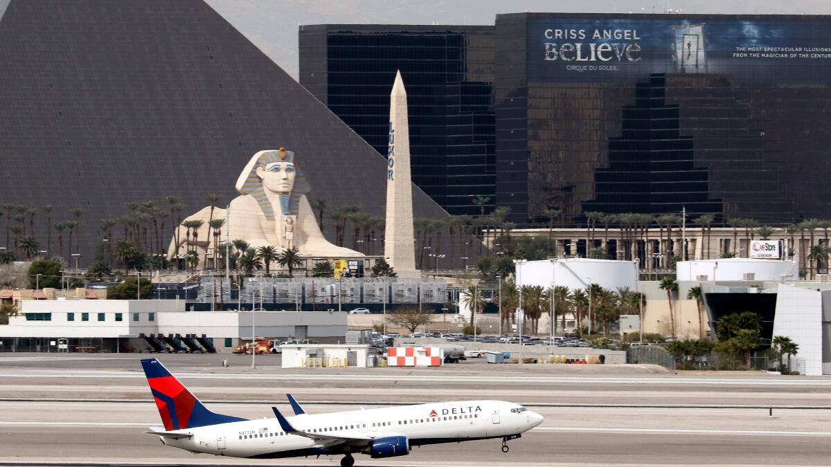 Las Vegas Delta airline passengers stuck in cabin for hours in 100
