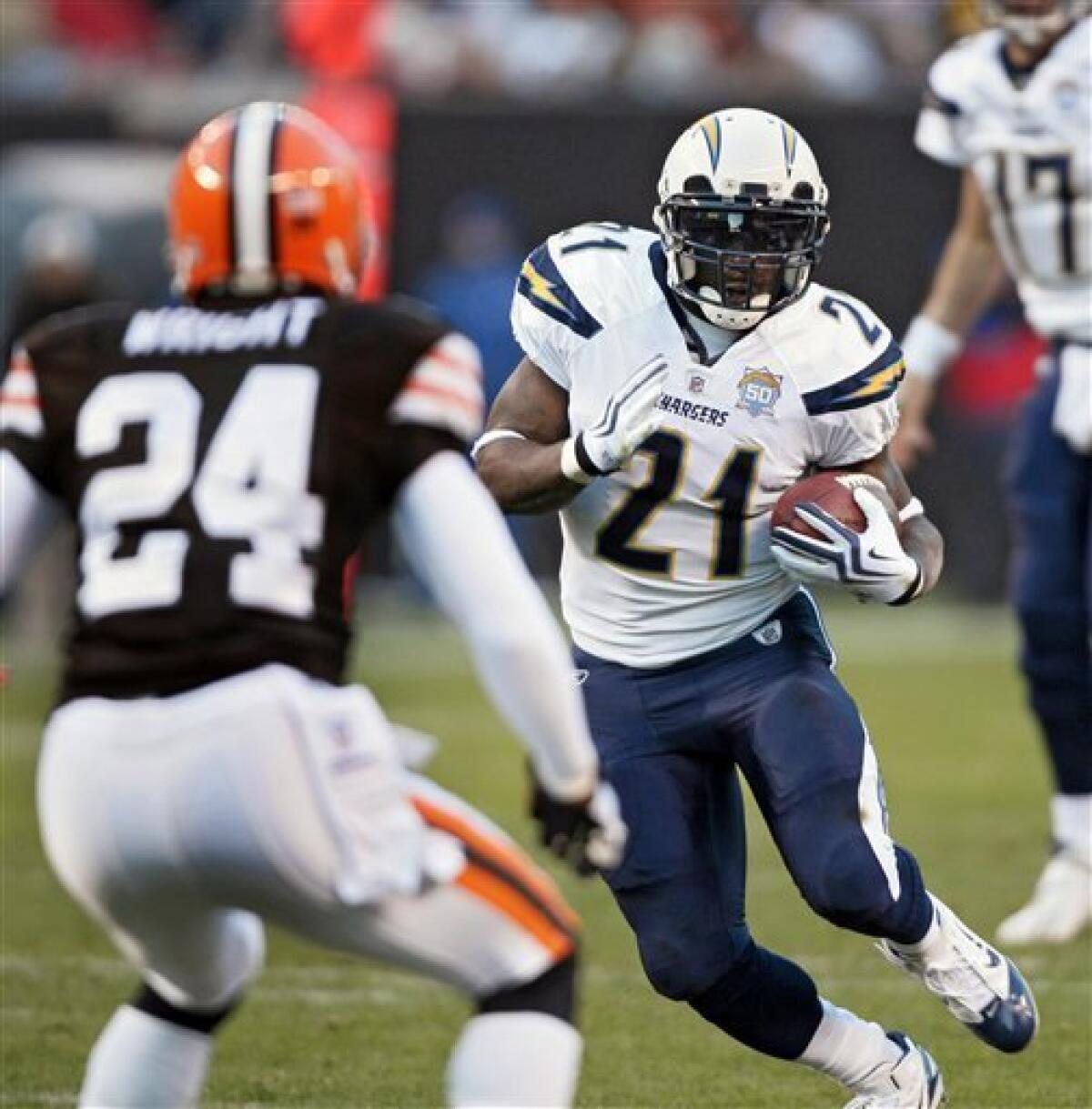 San Diego Chargers running back LaDainian Tomlinson (21) cuts to