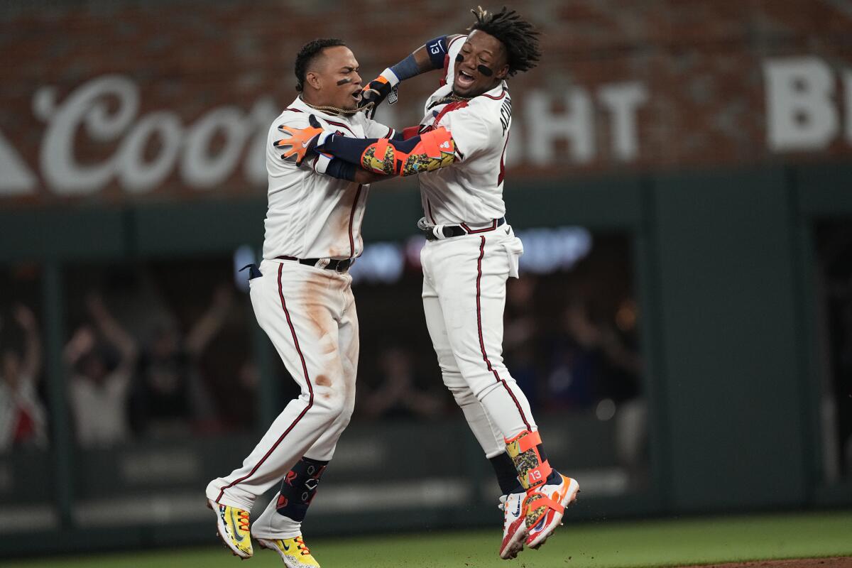 Arcia delivers winning hit in 9th, Braves beat Padres 7-6 - The