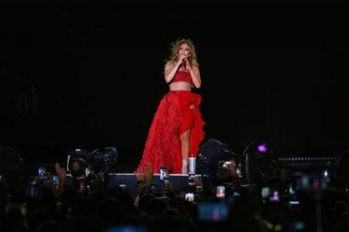 La actriz y cantante estadounidense Jennifer López da un concierto en la ciudad de New El-Alamein, en la costa norte, Egipto, el 09 de agosto de 2019 EFE/EPA/Mahmoud Ahmed/Archivo