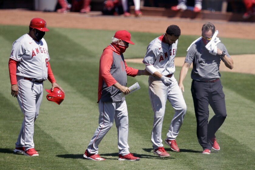 Andrelton Simmons put on Angels' injured list with ankle sprain Los