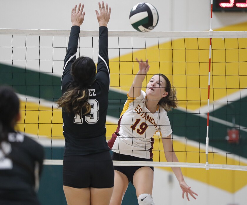 Estancia Girls Volleyball Sweeps Rancho Alamitos To Stay Unbeaten Los Angeles Times Estancia Girls Volleyball Sweeps Rancho Alamitos To Stay Unbeaten Los Angeles Times