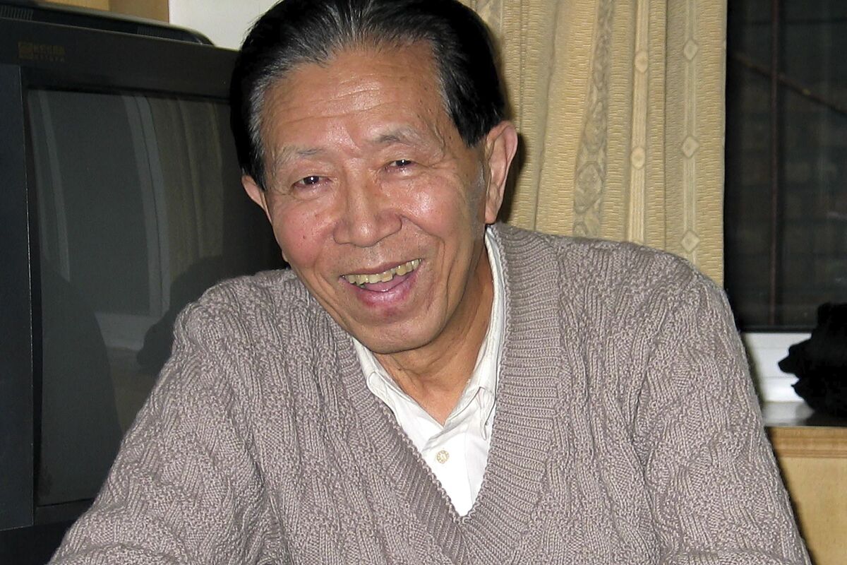 Military surgeon Jiang Yanyong in a Beijing hotel in 2004.