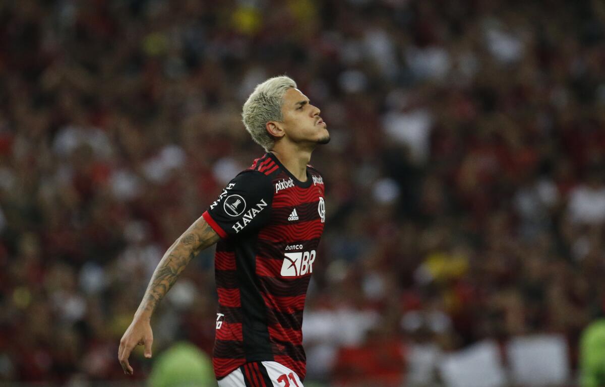 Pedro, delantero del club brasileño Flamengo, en el juego de vuelta de las semifinales de la Copa 