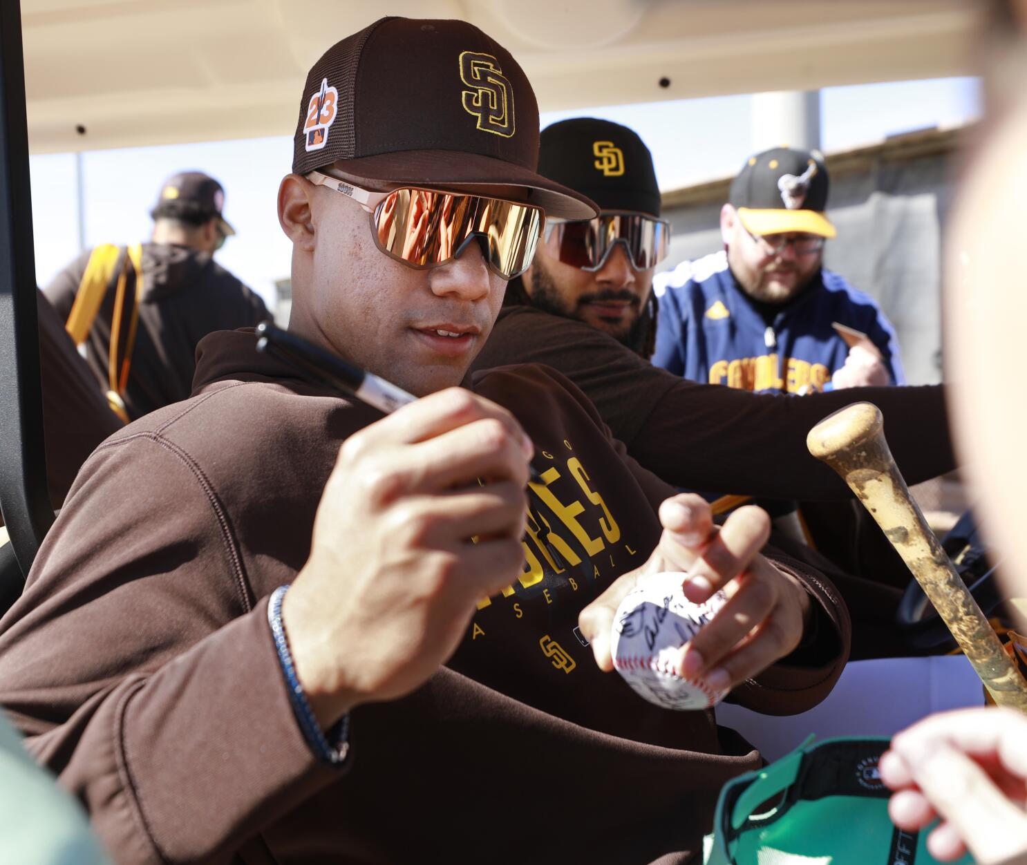 Nick Martinez talks to media on second day of Padres Spring Training