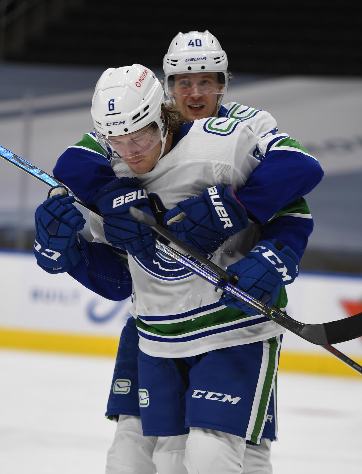 Elias Pettersson is insanely good : r/hockey
