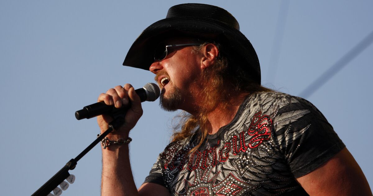 Trace Adkins Wife Files For Divorce After 16 Years Of Marriage Los Angeles Times 4268