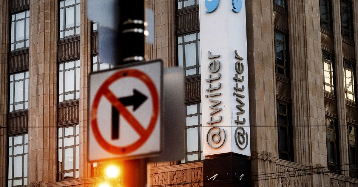 Twitter can't disclose FBI demands for user info, court says - Los Angeles Times