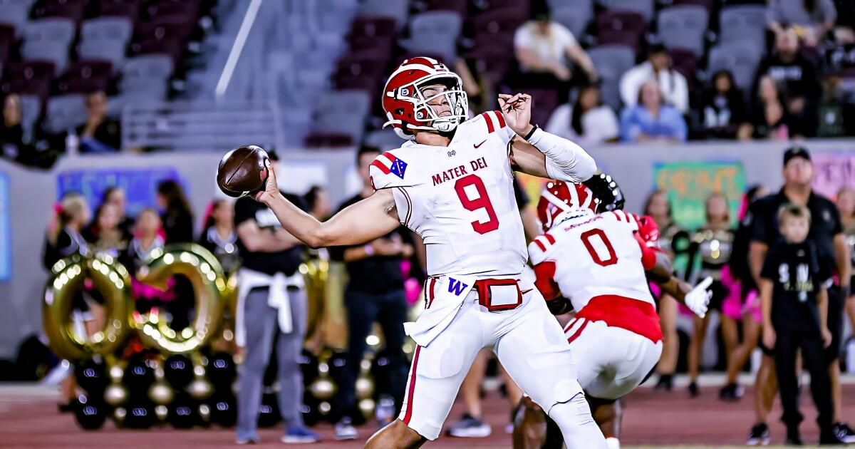 Mater Dei 击败 Servite,QB Dash Beierly 继续进步 Mater Dei 击败 Servite,QB Dash Beierly 继续进步
